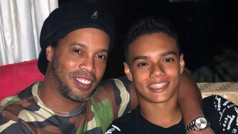 Ronaldinho y su hijo. Foto: @ronaldinho