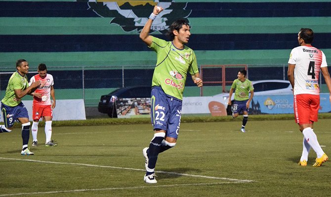 Sebastián Abreu en el debut